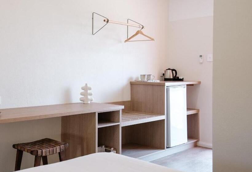 اتاق سوپریور با تخت بزرگ, The Timothée Resort