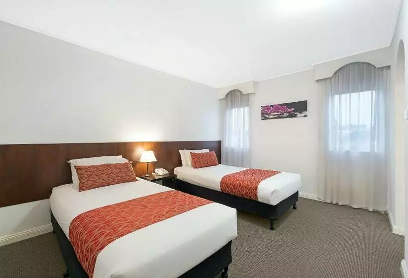 سوییت خانوادگی, Central Court Motel Warrnambool