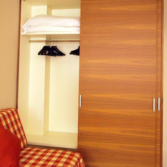 اتاق استاندارد سه نفره, Guillem & Spa