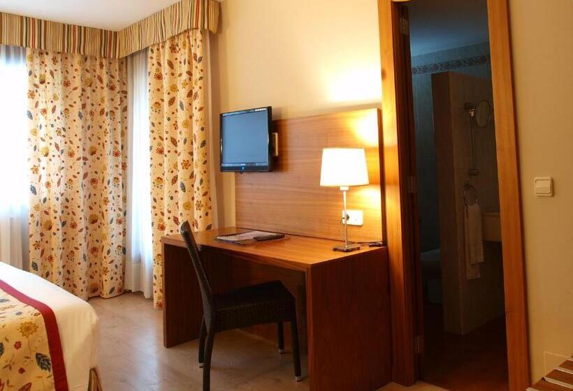 اتاق استاندارد چهار تخته, Guillem & Spa