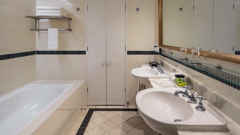 Люкс Клуб, Intercontinental Sanctuary Cove Resort, An Ihg