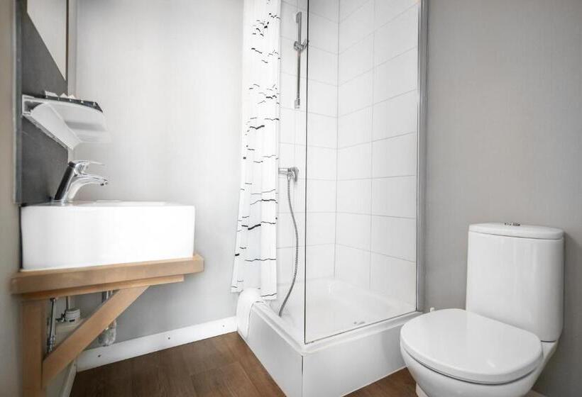 חדר סטנדרט לשלושה, Es Maraboe