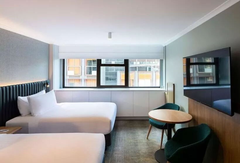 Standard Room, Novotel Sydney City Centre