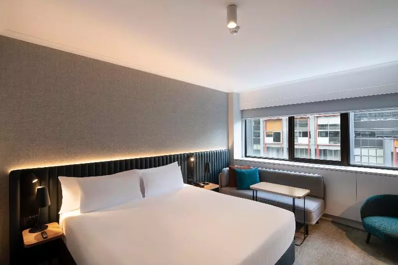 Standard Room King Size Bed, Novotel Sydney City Centre