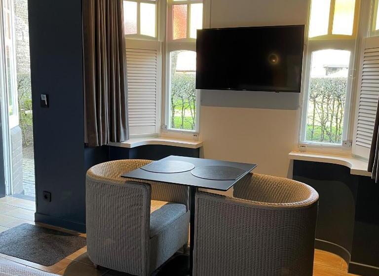 Номер Стандарт Вид на Сад, Montanus