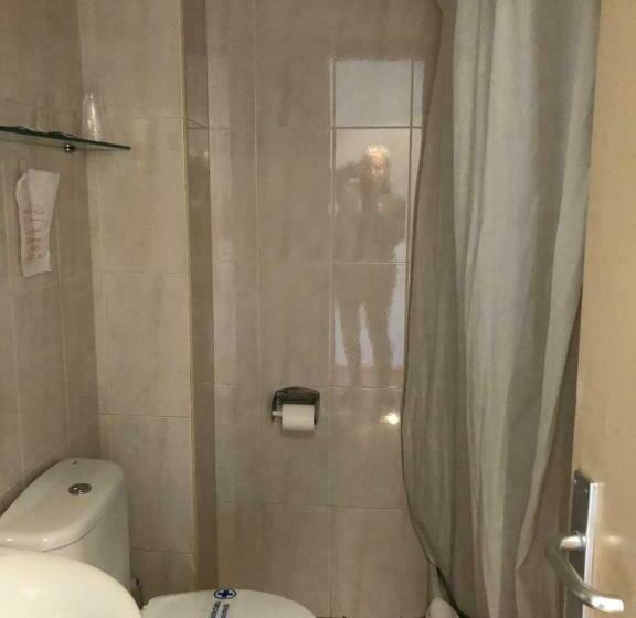 اتاق استاندارد چهار تخته, Refugi Dels Isards