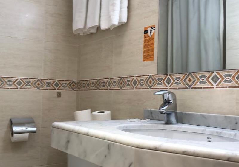 اتاق استاندارد چهار تخته, Refugi Dels Isards