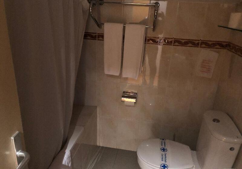 اتاق استاندارد چهار تخته, Refugi Dels Isards