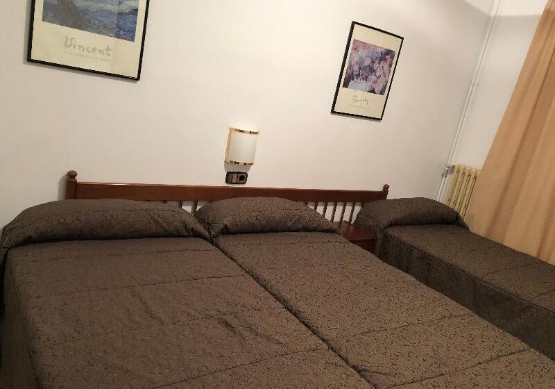 اتاق استاندارد سه نفره, Refugi Dels Isards