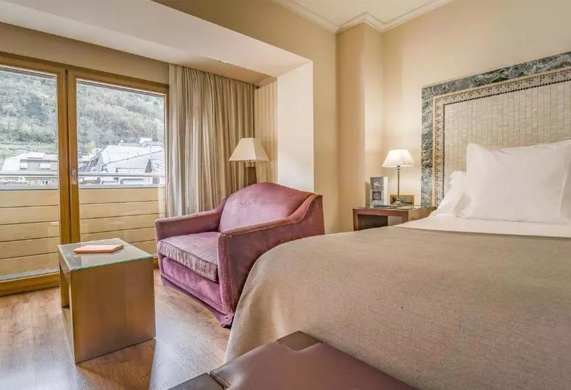 اتاق لوکس با چشم‌انداز شهر, Roc Blanc Hotel & Spa
