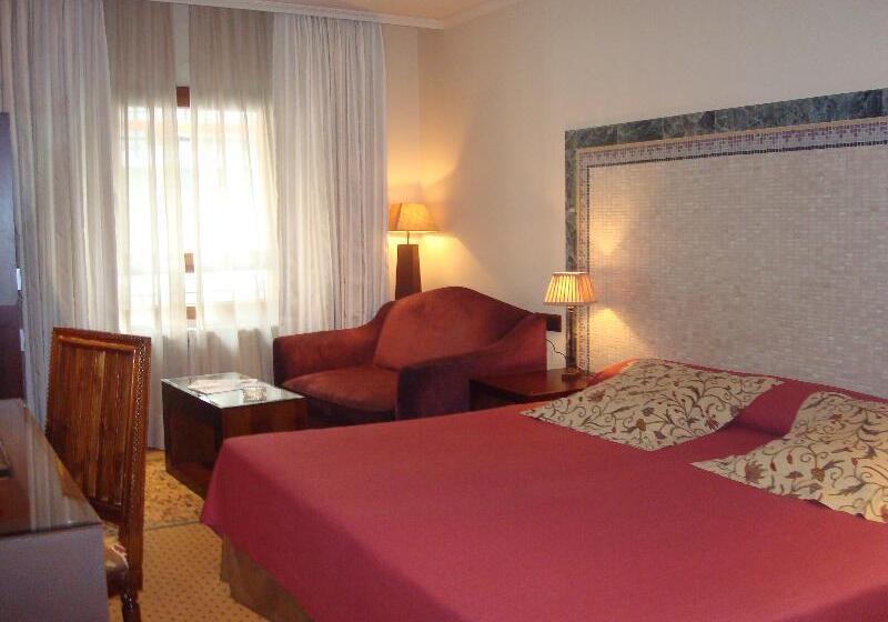 غرفة سوبيريور ثلاثية, Roc Blanc Hotel & Spa