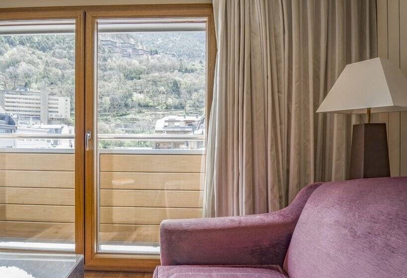 غرفة ديلوكس مطلة على المدينة, Roc Blanc Hotel & Spa