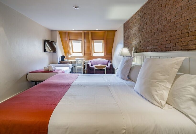 غرفة سوبيريور ثلاثية, Roc Blanc Hotel & Spa