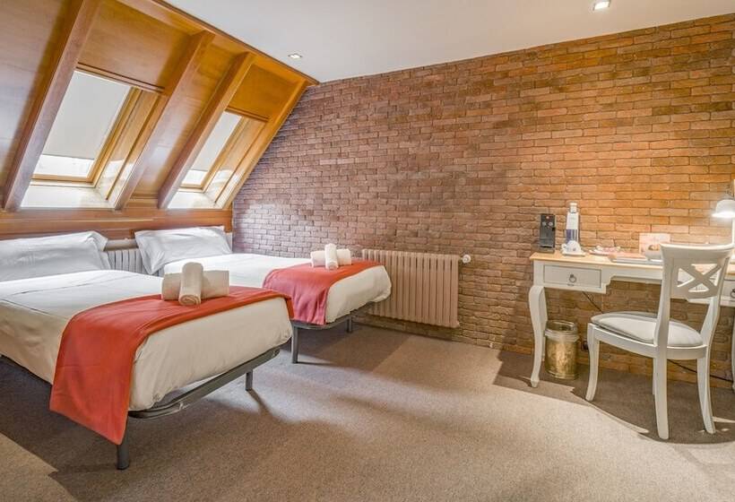 غرفة سوبيريور رباعية, Roc Blanc Hotel & Spa