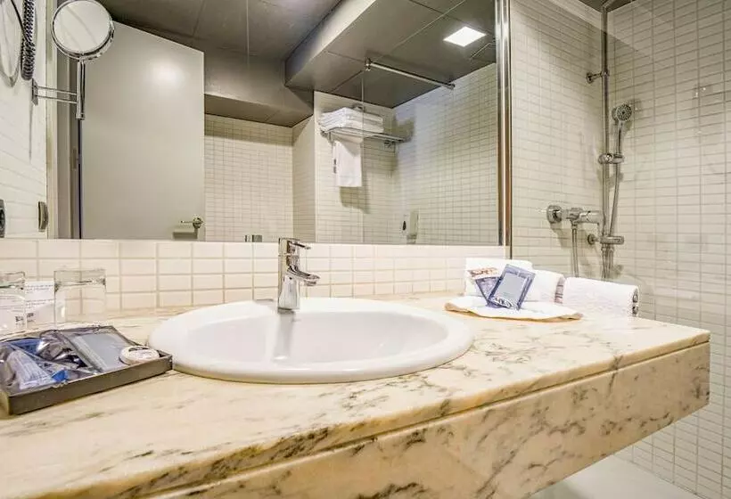 اتاق استاندارد, Roc Blanc Hotel & Spa