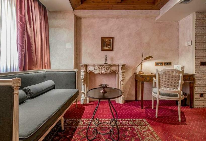 جناح, Roc Blanc Hotel & Spa