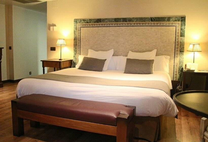 جناح جونيور, Roc Blanc Hotel & Spa