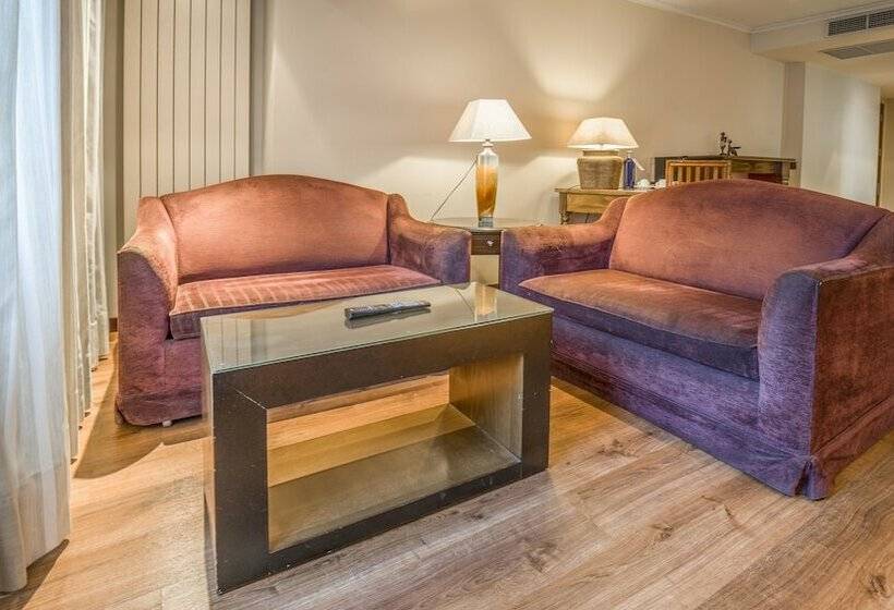 جناح جونيور, Roc Blanc Hotel & Spa