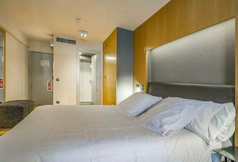 اتاق کلاسیک سه تخته, Roc Blanc Hotel & Spa