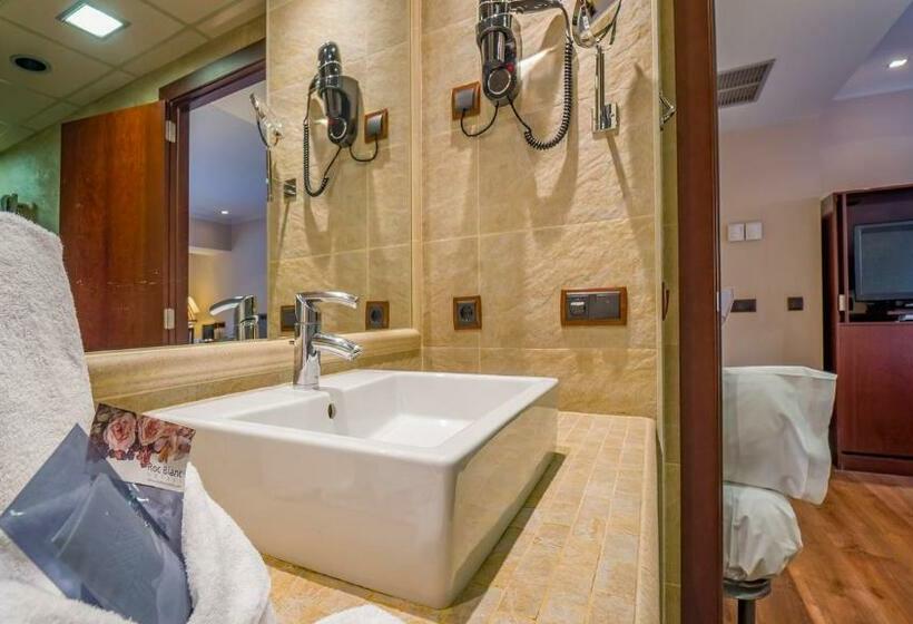 غرفة ديلوكس, Roc Blanc Hotel & Spa