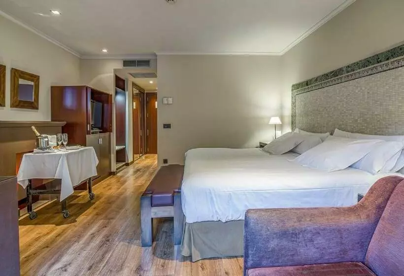 اتاق استاندارد با بالکن, Roc Blanc Hotel & Spa