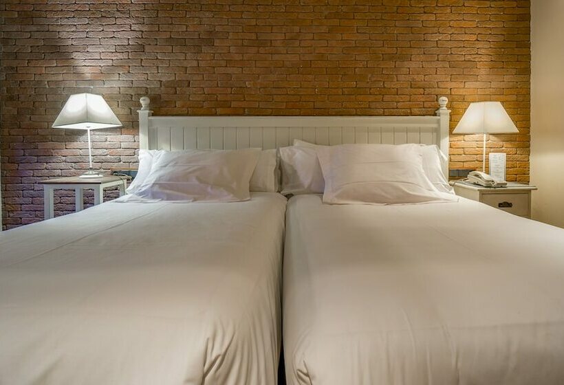 غرفة سوبيريور ثلاثية, Roc Blanc Hotel & Spa