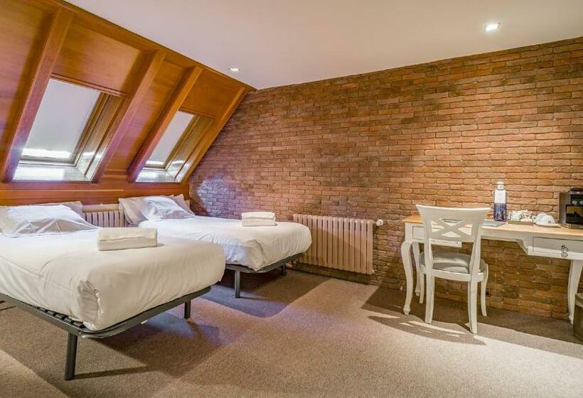 غرفة سوبيريور رباعية, Roc Blanc Hotel & Spa