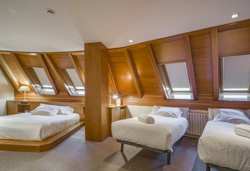 غرفة سوبيريور رباعية, Roc Blanc Hotel & Spa