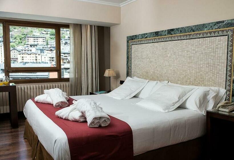 غرفة ديلوكس مطلة على المدينة, Roc Blanc Hotel & Spa