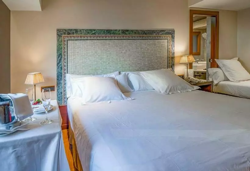 اتاق لوکس با چشم‌انداز شهر, Roc Blanc Hotel & Spa