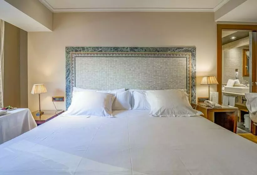 اتاق لوکس با چشم‌انداز شهر, Roc Blanc Hotel & Spa