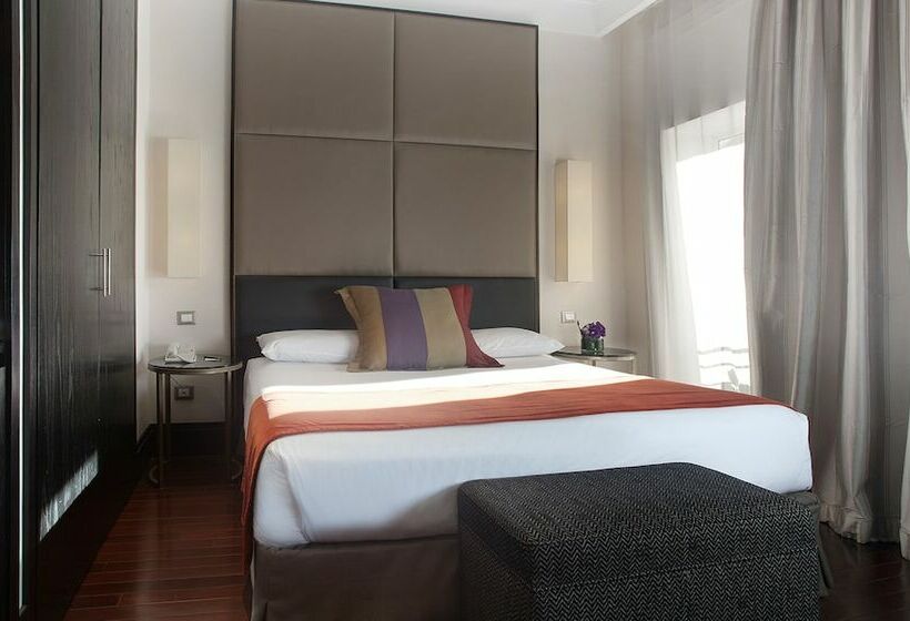 اتاق لوکس, Savoy