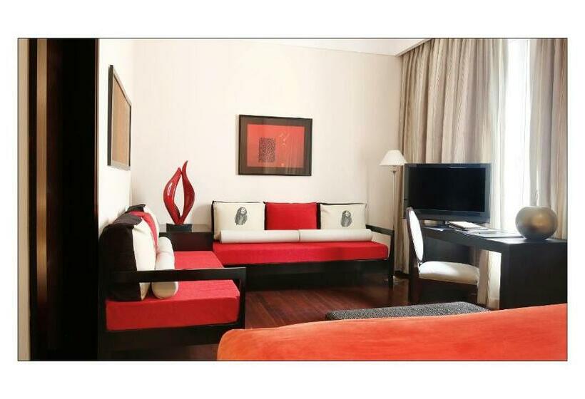 اتاق پریمیوم چهارنفره, Savoy