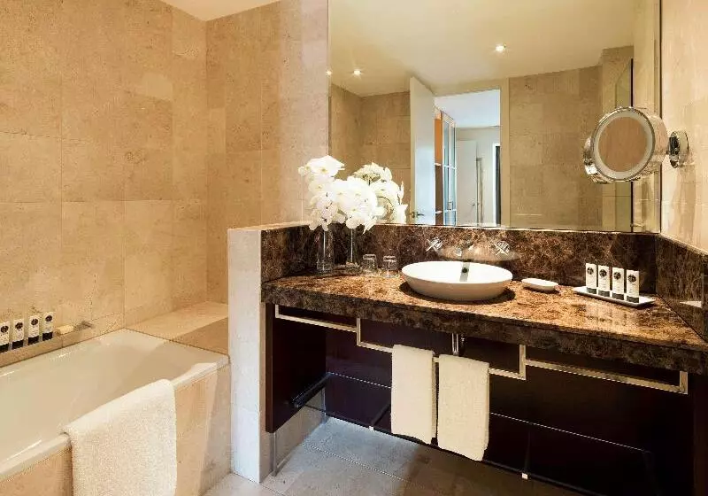 سوئیت جونیور با تخت بزرگ, Sofitel Sydney Wentworth