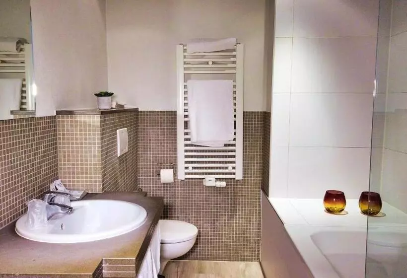 اتاق استاندارد, T Zand