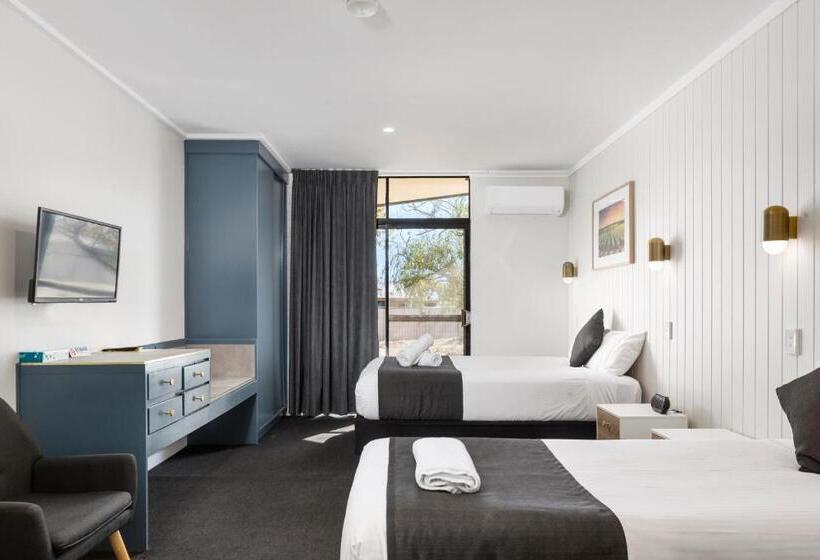 اتاق لوکس, The Wine Vine