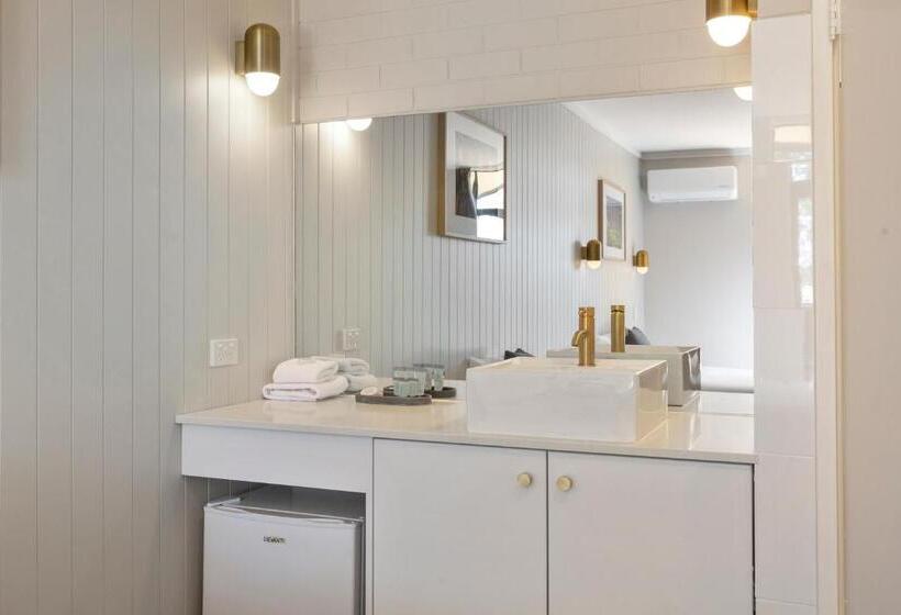 اتاق استاندارد برای معلولان, The Wine Vine