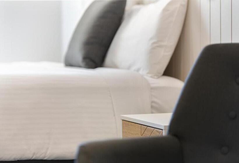 اتاق استاندارد برای معلولان, The Wine Vine