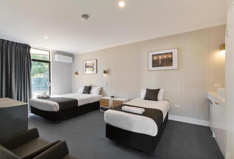 اتاق استاندارد برای معلولان, The Wine Vine