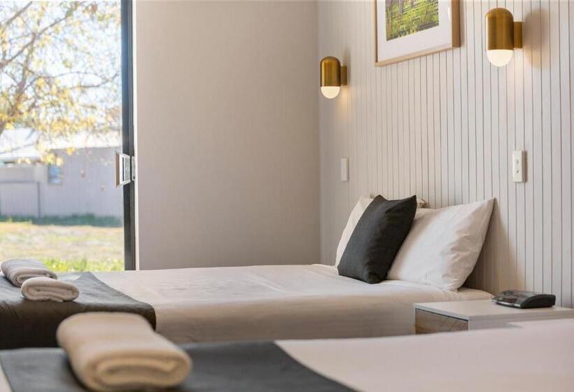 اتاق استاندارد, The Wine Vine