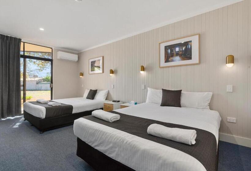 اتاق استاندارد, The Wine Vine