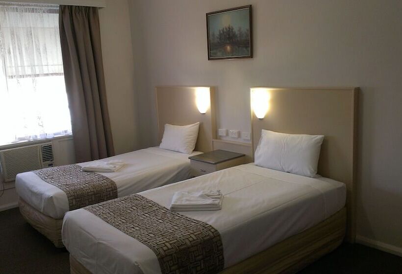 ファミリールーム, Lindy Lodge Motel