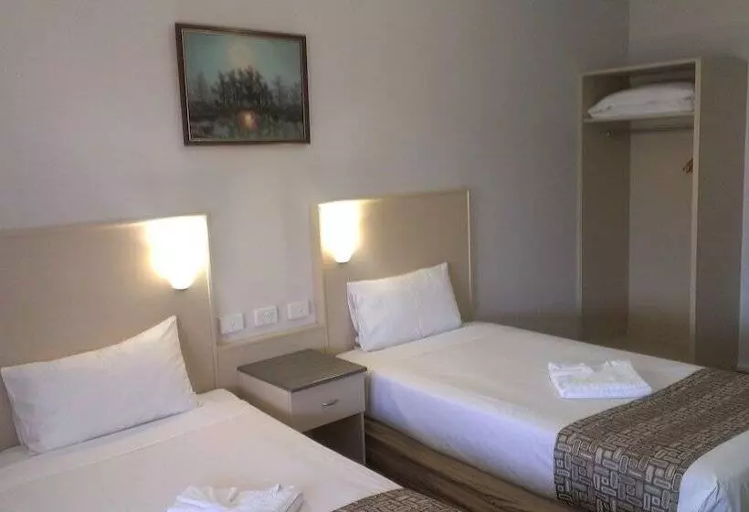 ファミリールーム, Lindy Lodge Motel