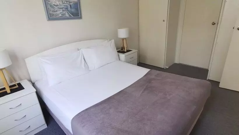 آپارتمان 1 خوابه, St Tropez Apartments