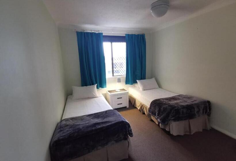 Апартаменты 2 Спальни, St Tropez Apartments