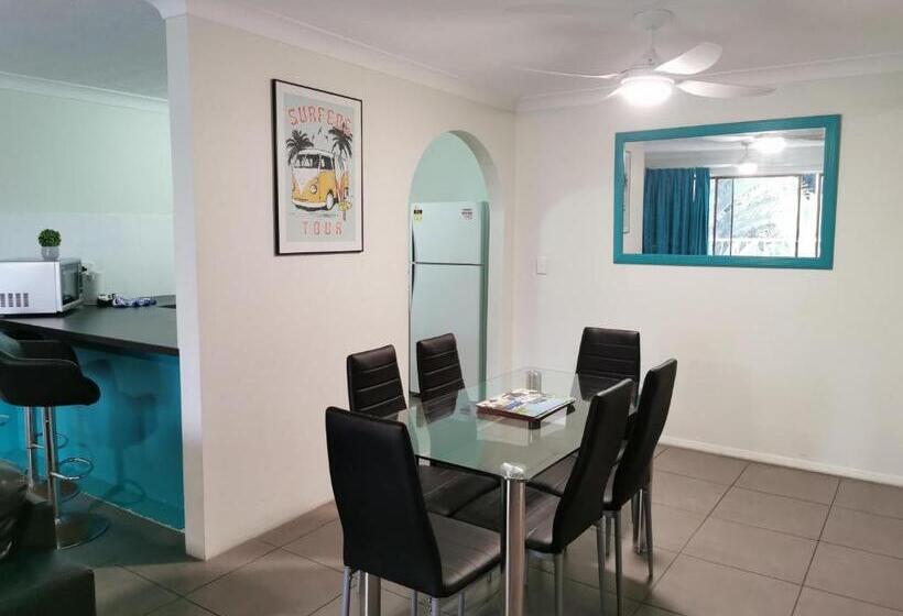 Апартаменты 2 Спальни, St Tropez Apartments