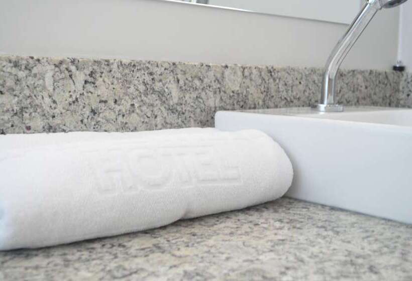 חדר דלוקס, Cambirela