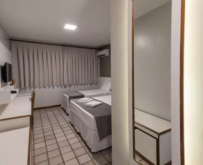 スタンダードトリプルルーム, Carlton Suites Limeira