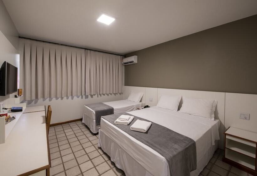 Üç Kişilik Standart Oda, Carlton Suites Limeira