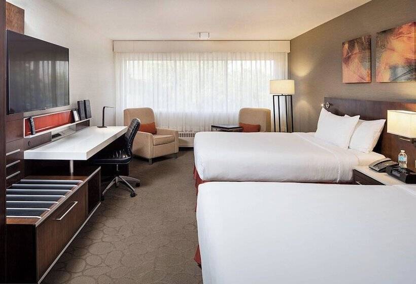 Номер Deluxe, Delta Hotels By Marriott Calgary South